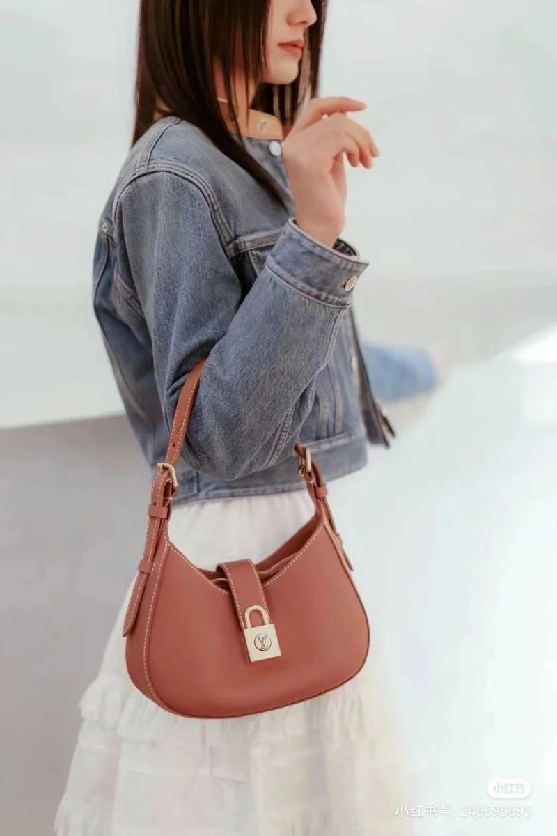 DailyWear Louis Vuitton Hobo Bags 39253