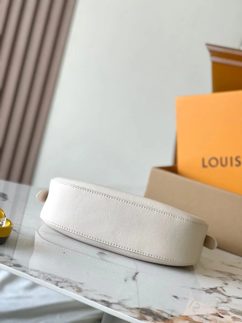 Thermal Louis Vuitton Hobo Bags 39269