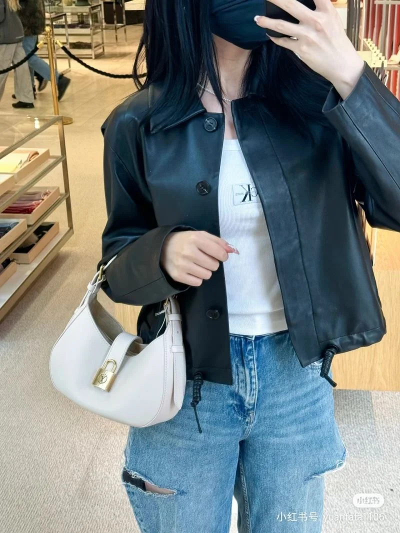 Thermal Louis Vuitton Hobo Bags 39269