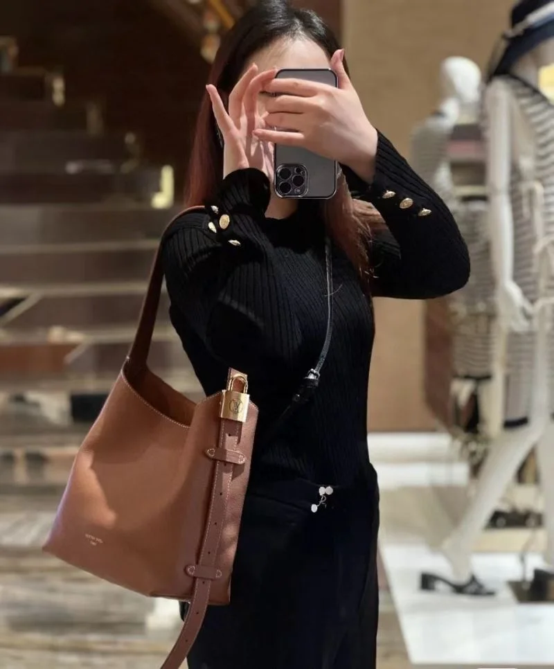Louis Vuitton Hobo Bags Premium 39251