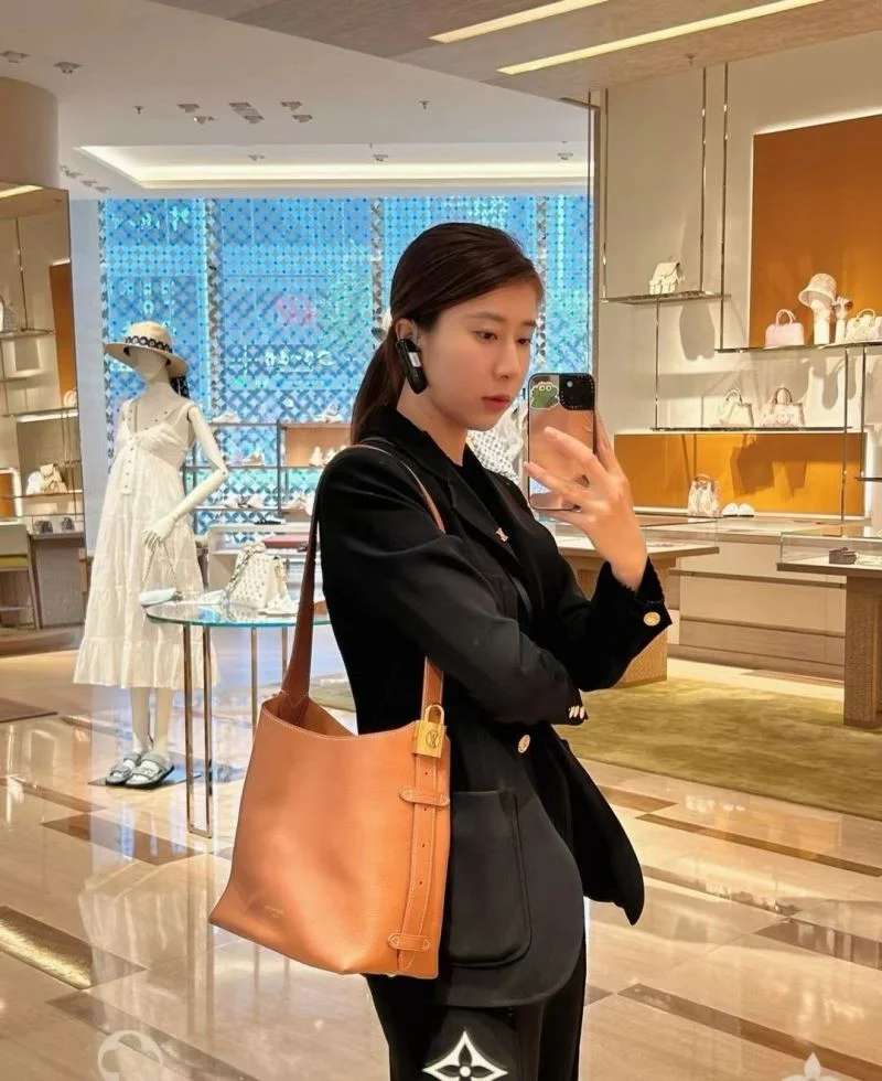 Louis Vuitton Hobo Bags Premium 39251