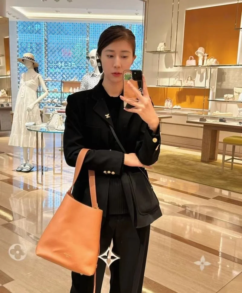 Louis Vuitton Hobo Bags Premium 39251