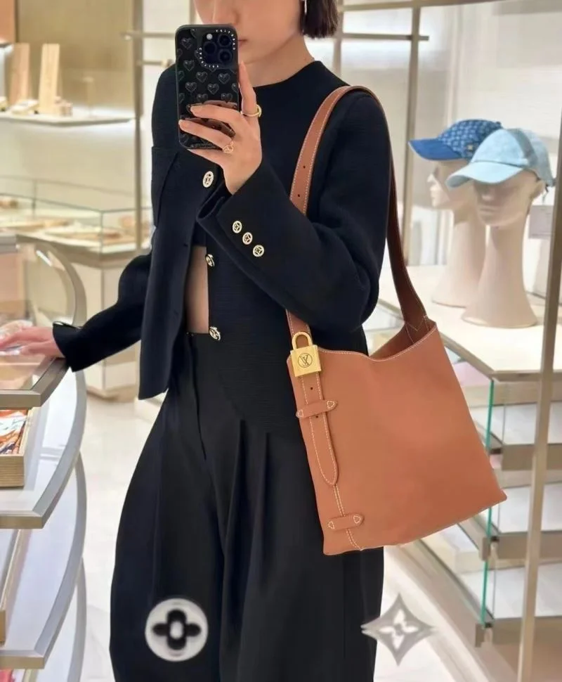 Louis Vuitton Hobo Bags Premium 39251