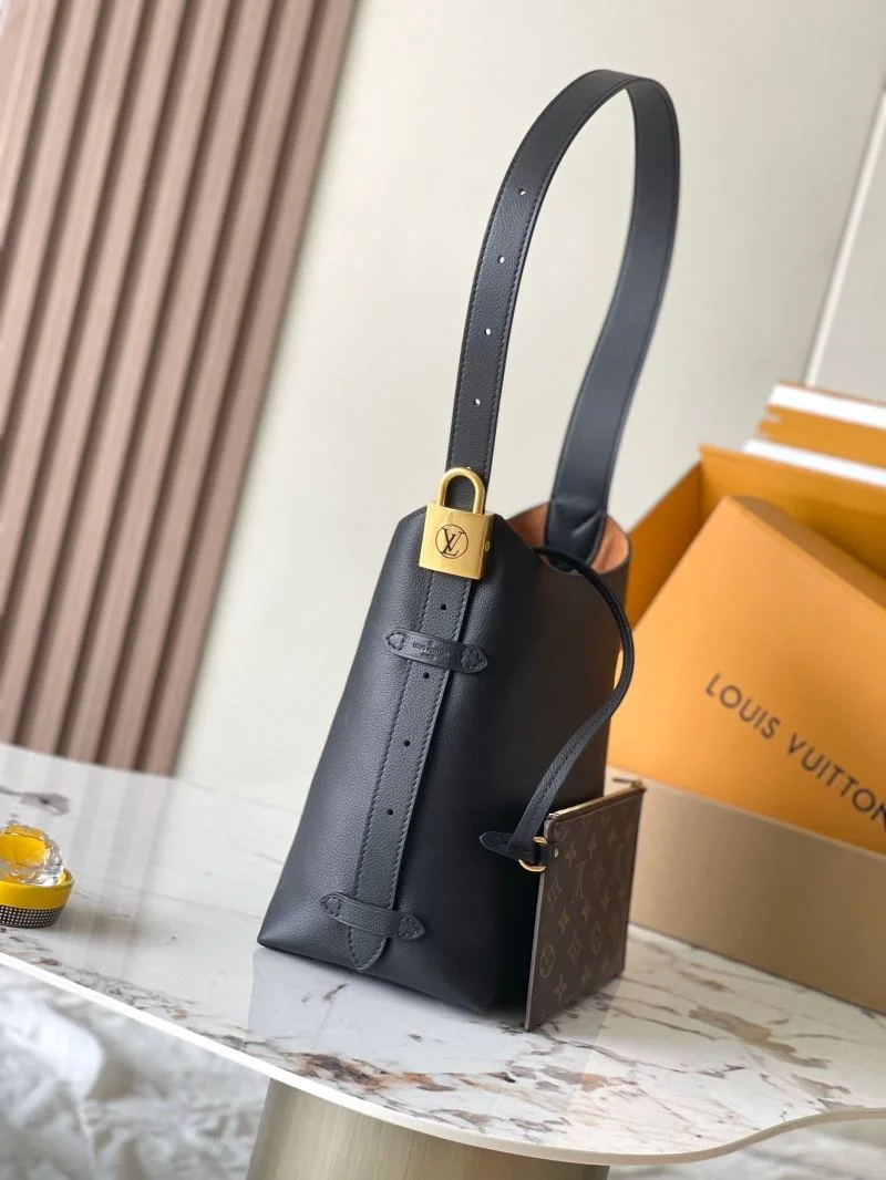 Louis Vuitton Hobo Bags MoistureWicking 39286
