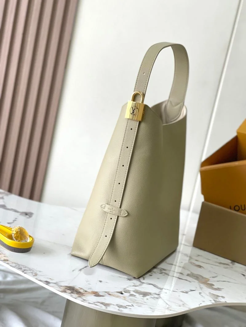 AllSeason Louis Vuitton Hobo Bags 39248