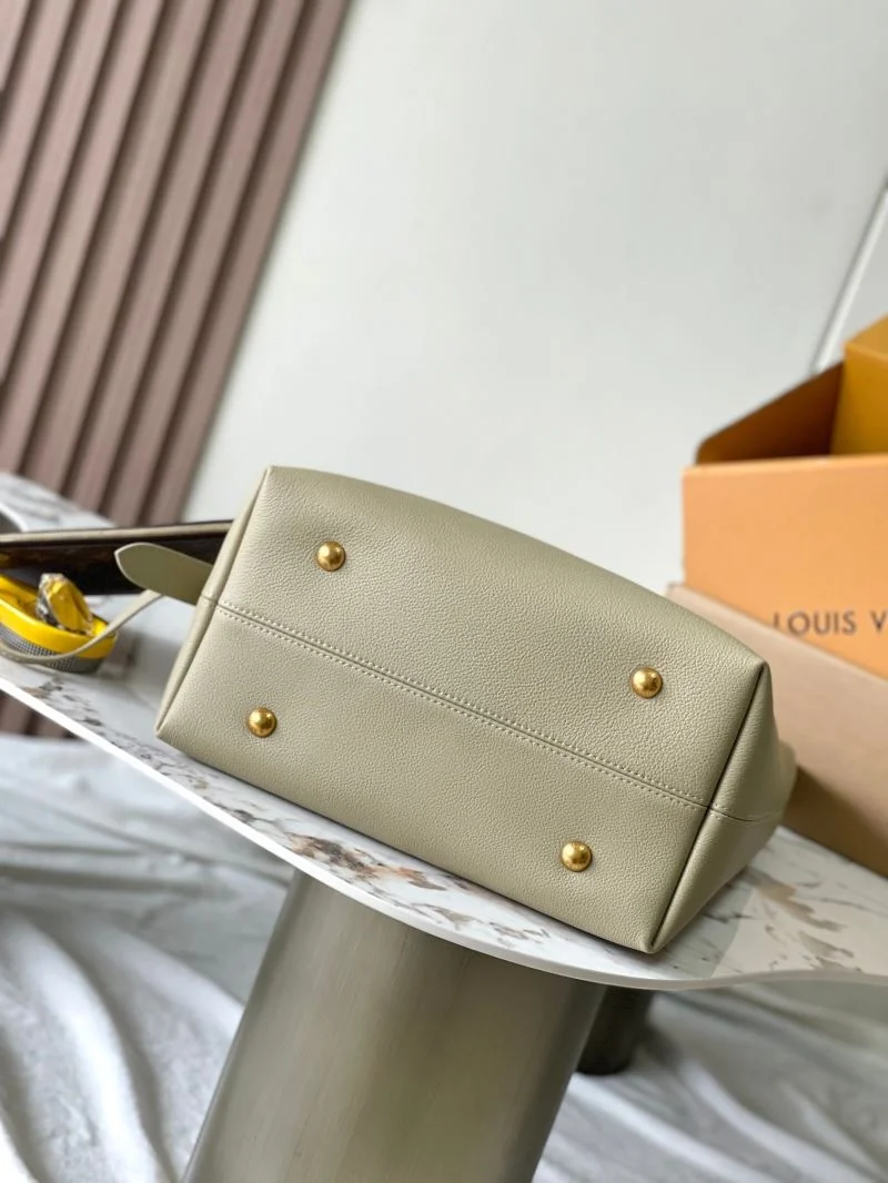 AllSeason Louis Vuitton Hobo Bags 39248