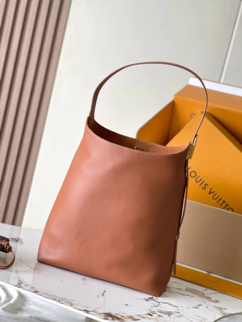 Bold Louis Vuitton Hobo Bags 39266