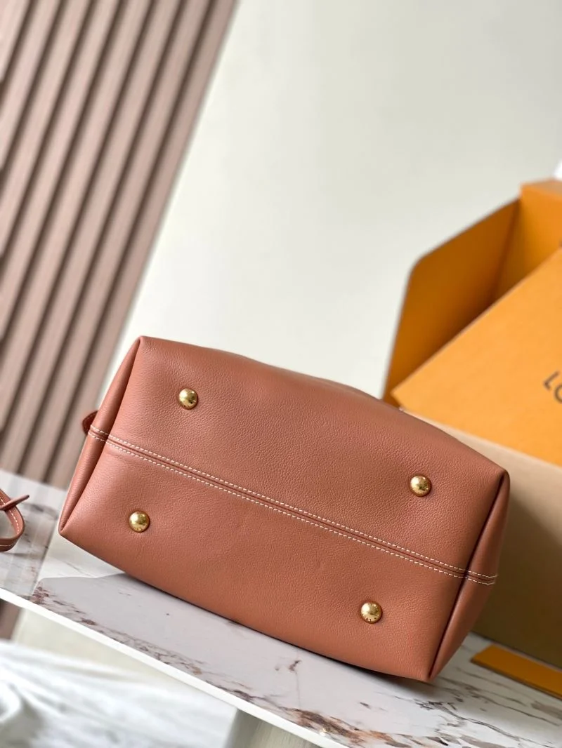 Bold Louis Vuitton Hobo Bags 39266