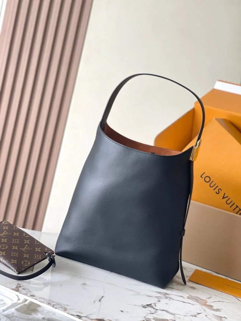 Soft Louis Vuitton Hobo Bags 39265