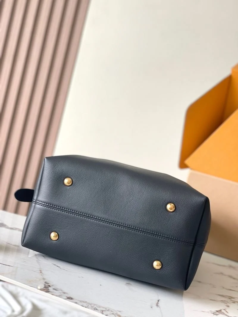 Soft Louis Vuitton Hobo Bags 39265
