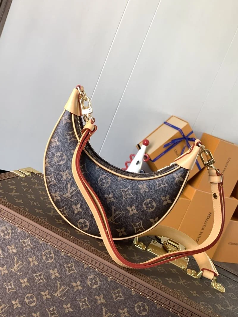 Louis Vuitton Hobo Bags Minimalist 39240