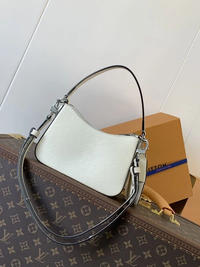 EyeCatching Louis Vuitton Hobo Bags 39257