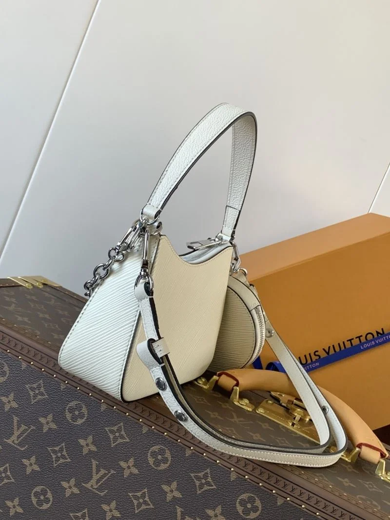 EyeCatching Louis Vuitton Hobo Bags 39257