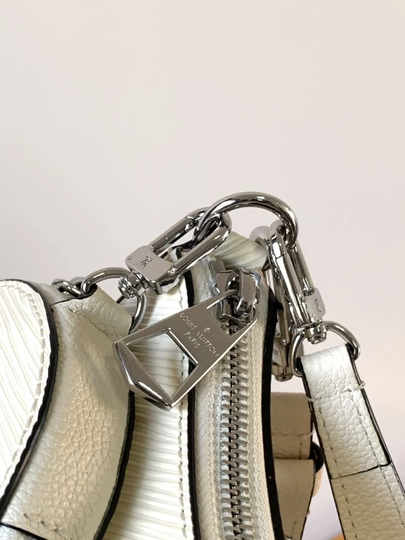 EyeCatching Louis Vuitton Hobo Bags 39257