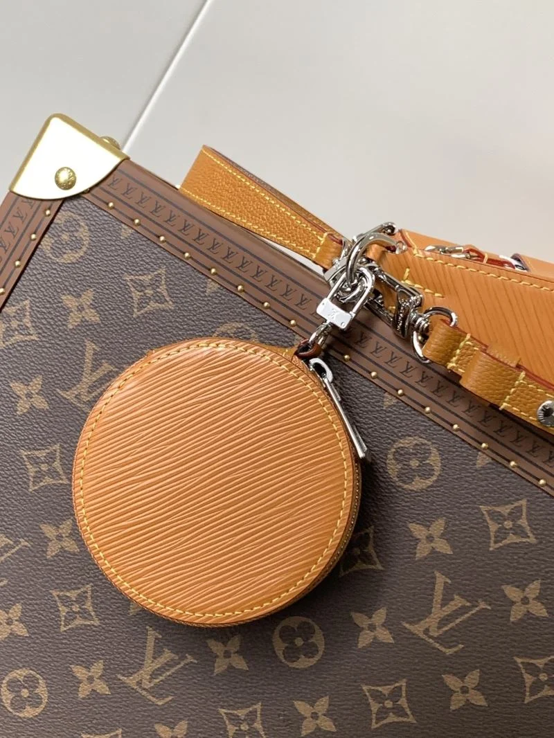 Unisex Louis Vuitton Hobo Bags 39256
