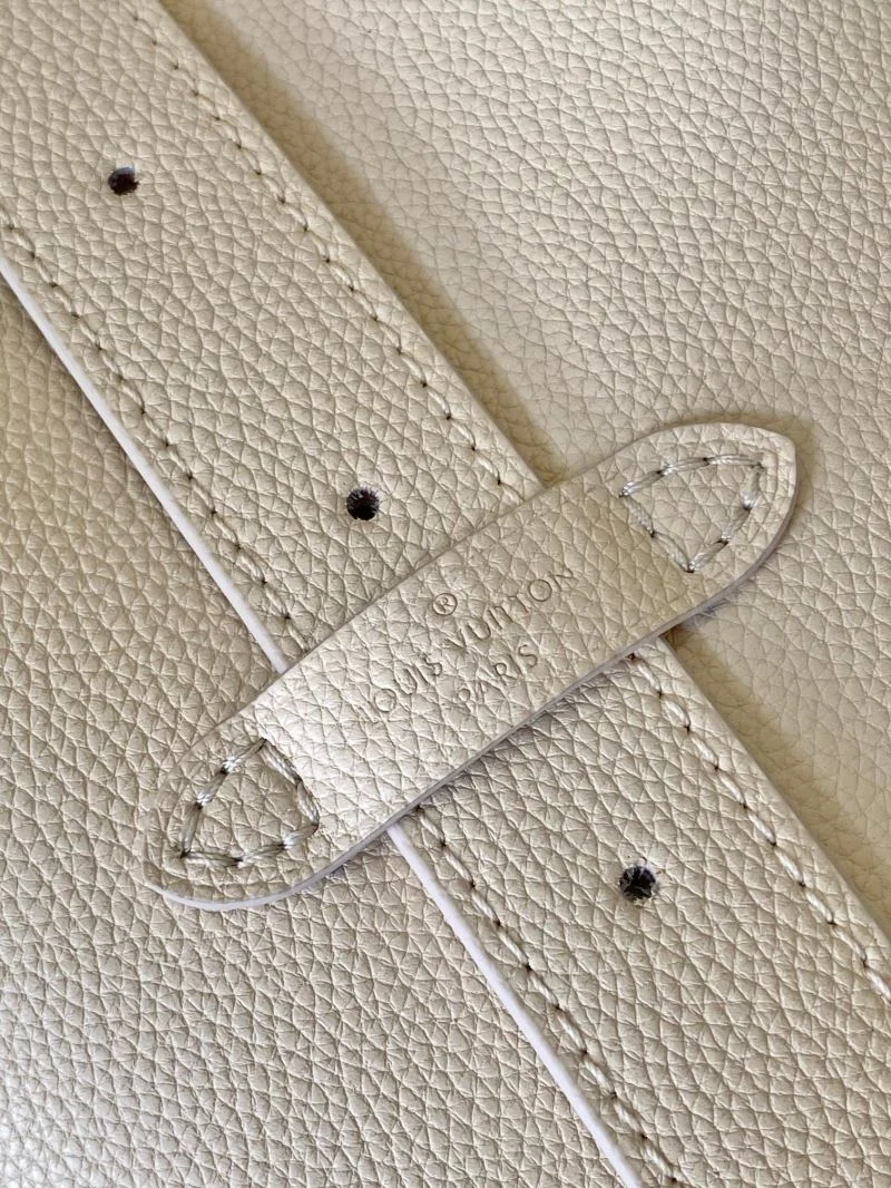 Louis Vuitton Hobo Bags Bright 39239