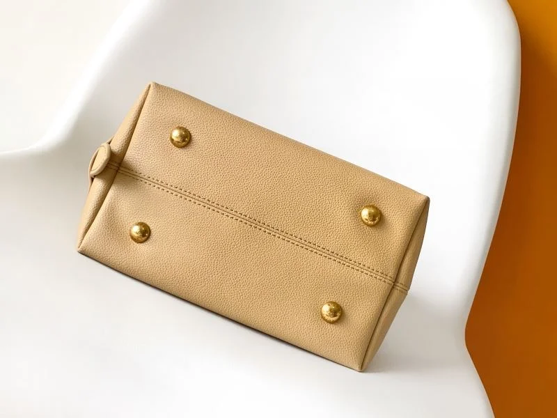 ZipUp Louis Vuitton Hobo Bags 39250