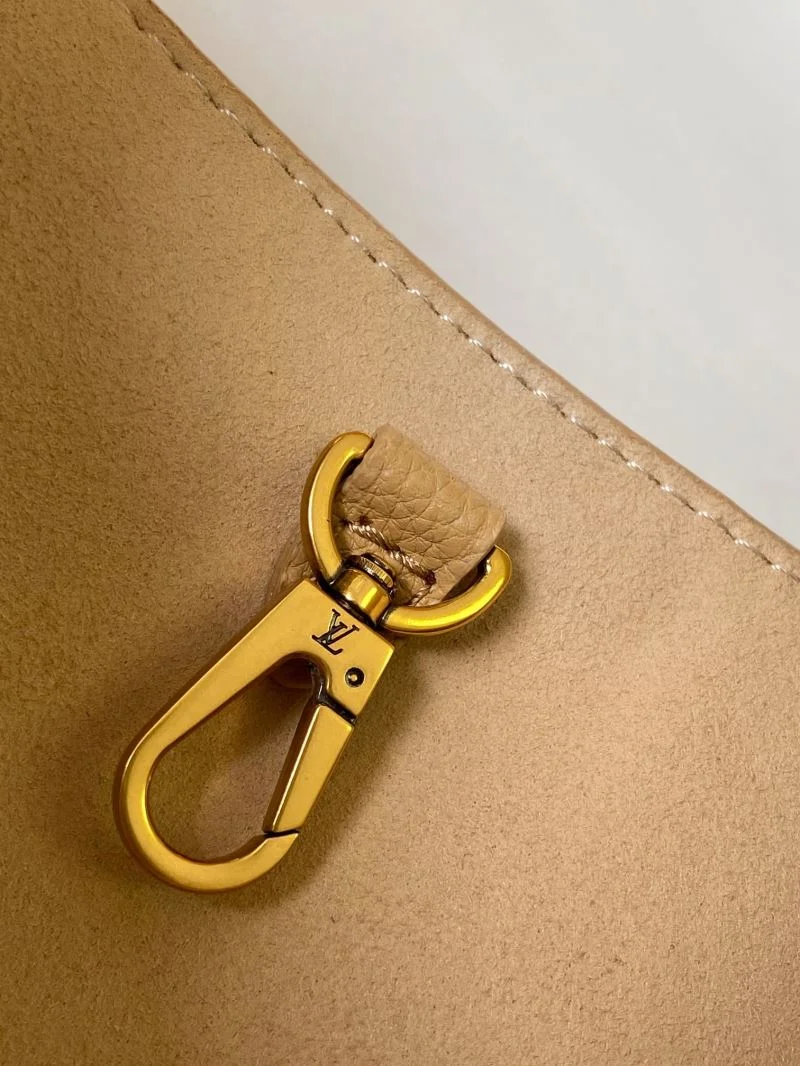 ZipUp Louis Vuitton Hobo Bags 39250