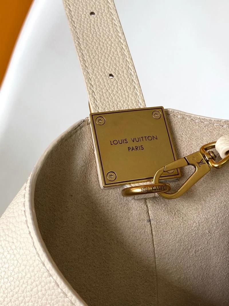 Louis Vuitton Hobo Bags SportInspired 39233