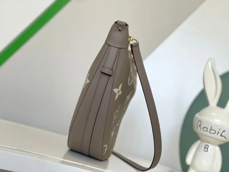 Snug Louis Vuitton Hobo Bags 39002