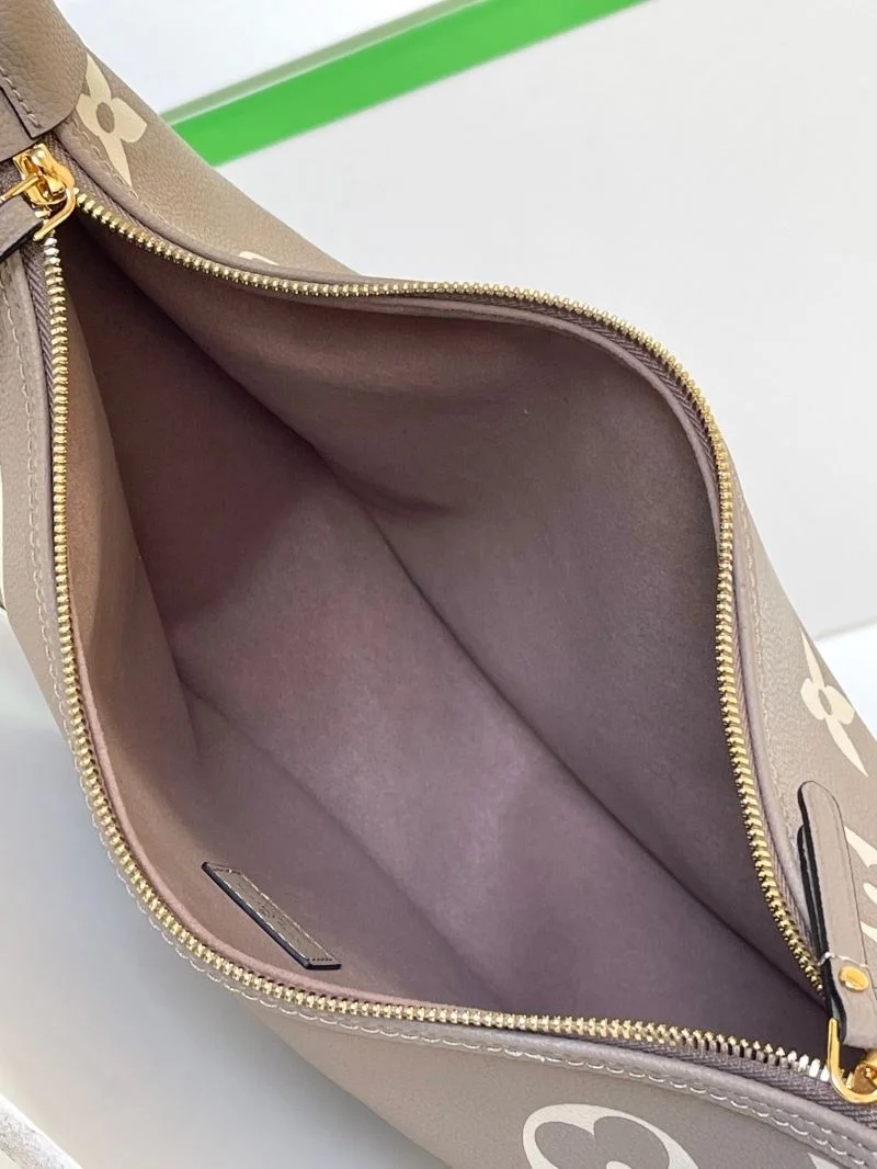 Snug Louis Vuitton Hobo Bags 39002