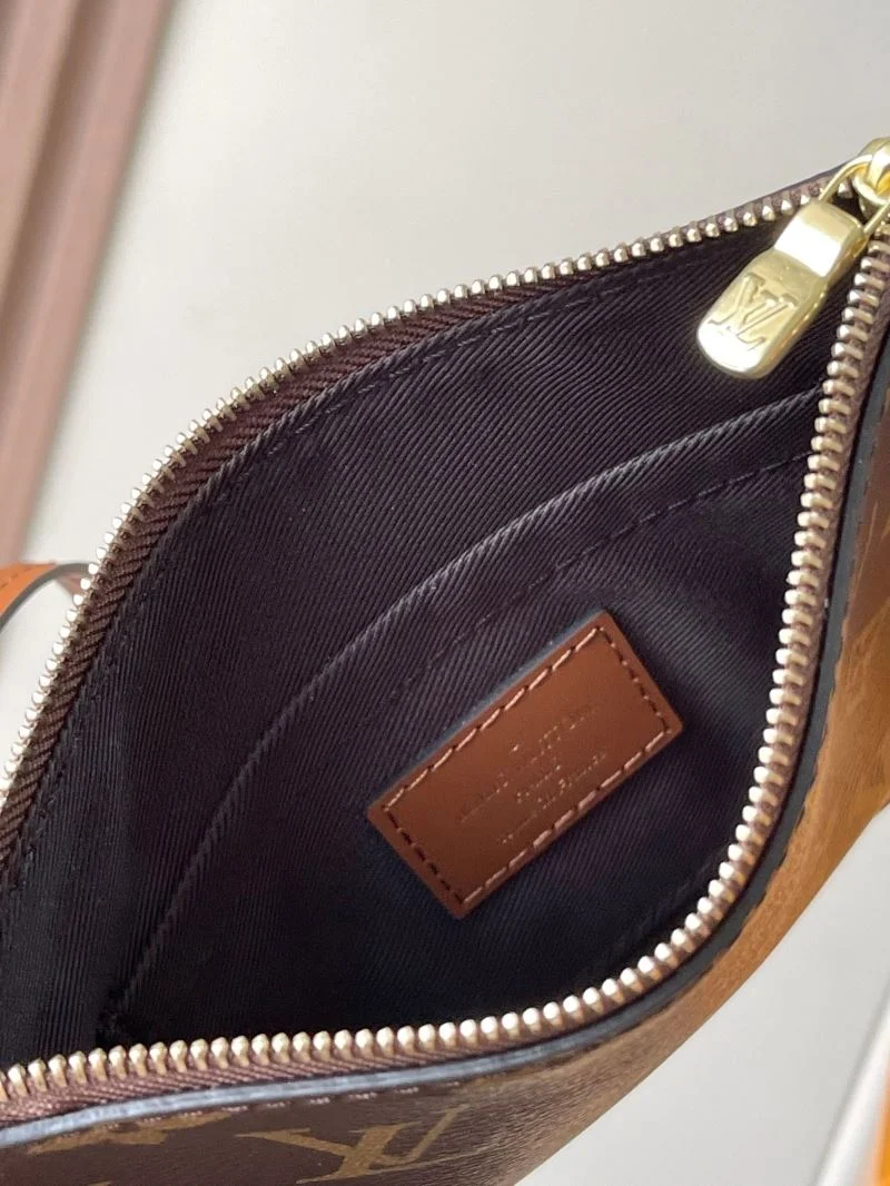 Louis Vuitton Hobo Bags WaterResistant 38895