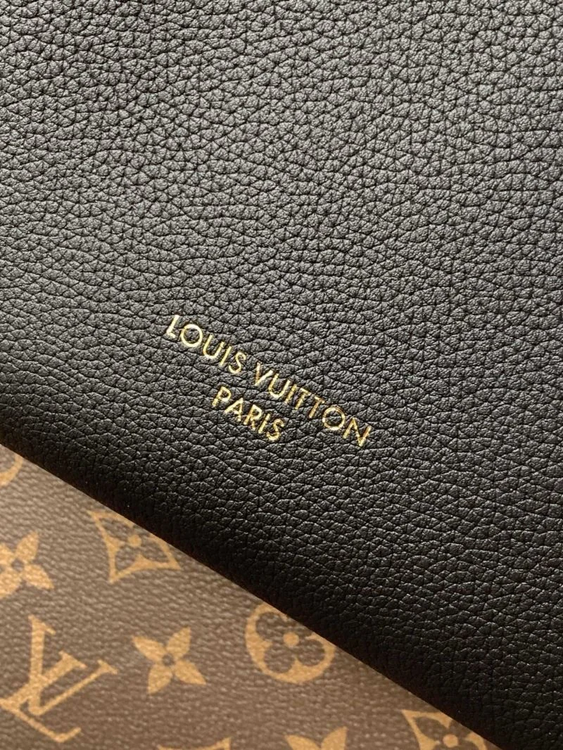 Contemporary Louis Vuitton Hobo Bags 38909