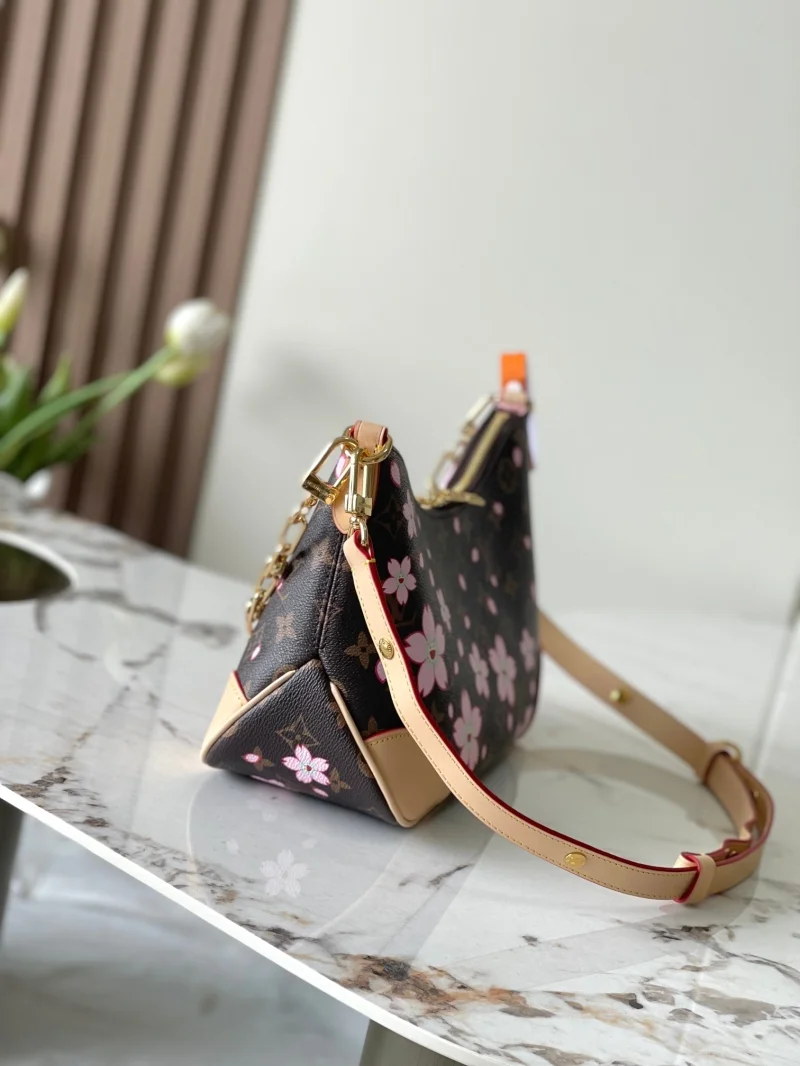 Sporty Louis Vuitton Hobo Bags 38887