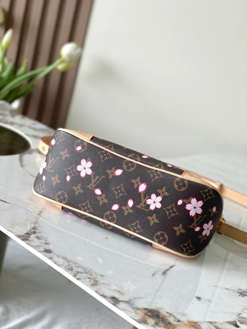 Sporty Louis Vuitton Hobo Bags 38887