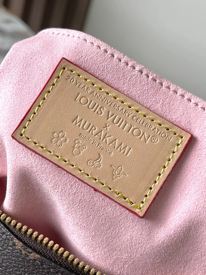 Sporty Louis Vuitton Hobo Bags 38887