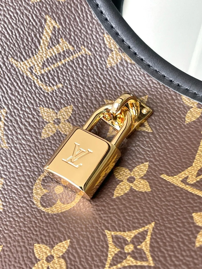 Louis Vuitton Hobo Bags GoodFit 38886
