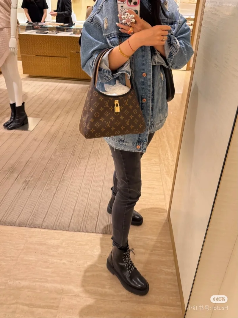 Louis Vuitton Hobo Bags GoodFit 38886