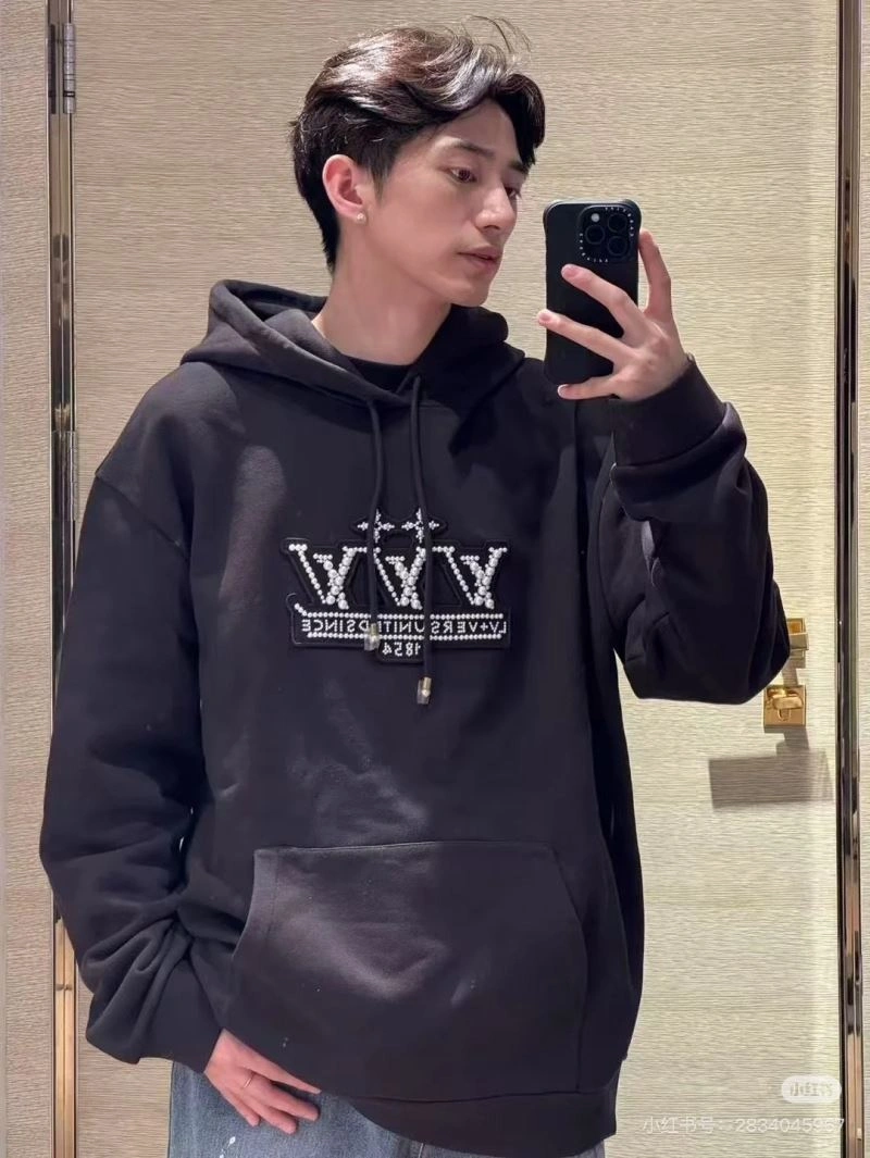 Louis Vuitton Hoodies Resilient 138801
