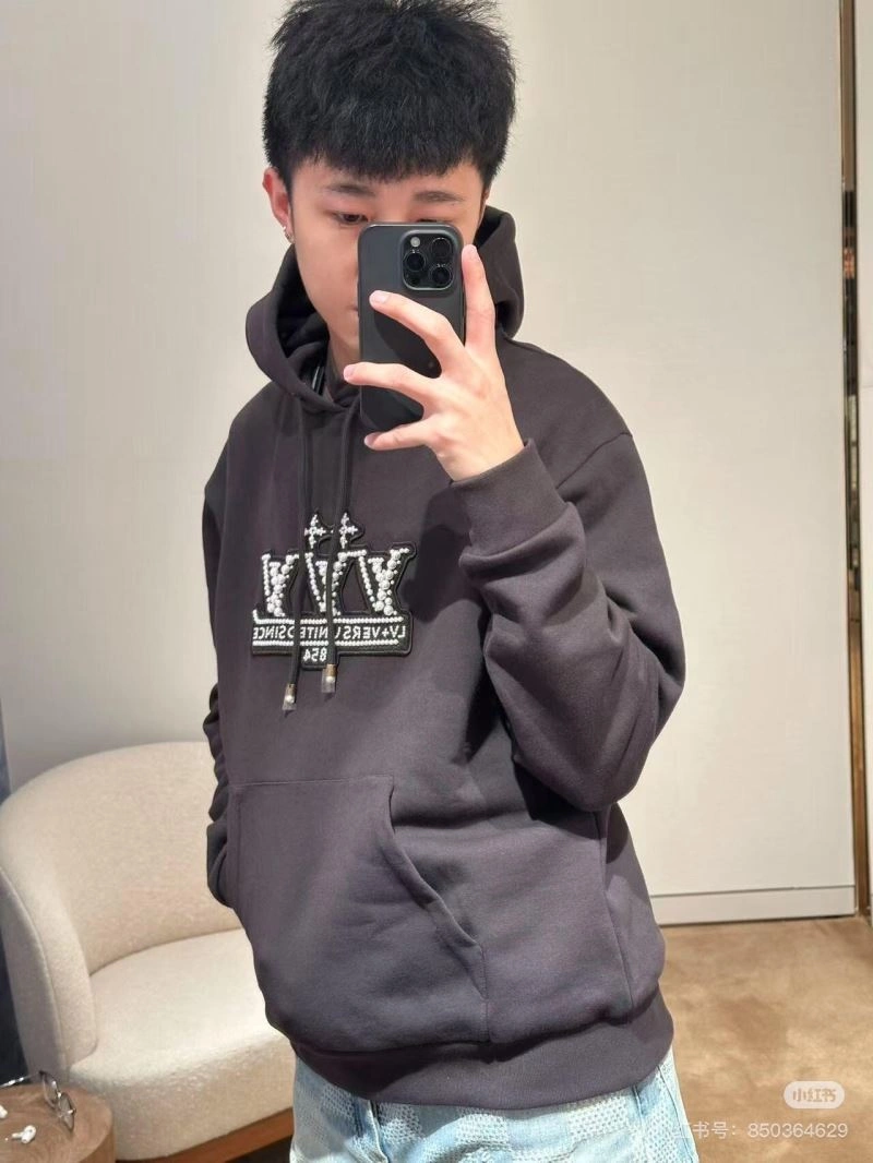 Louis Vuitton Hoodies Resilient 138801