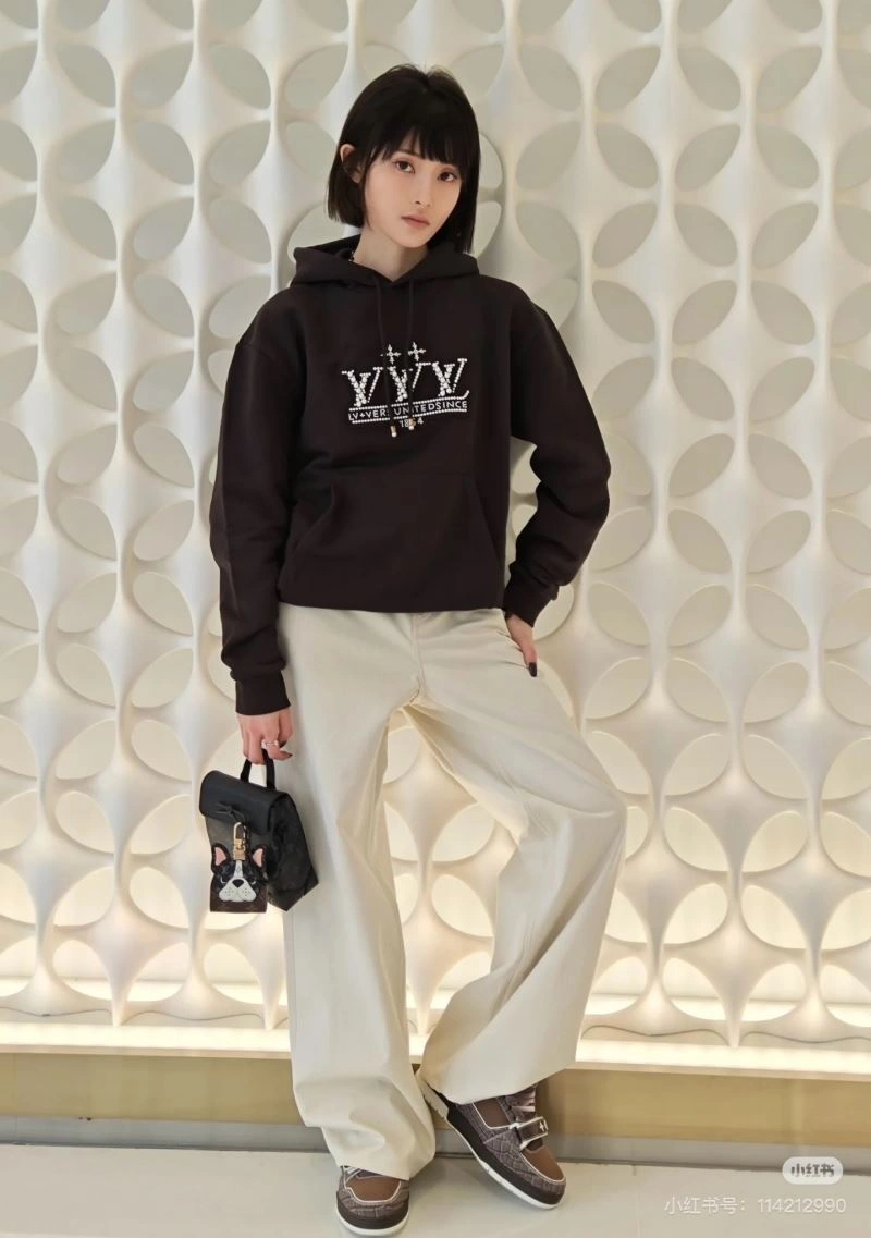 Louis Vuitton Hoodies Resilient 138801