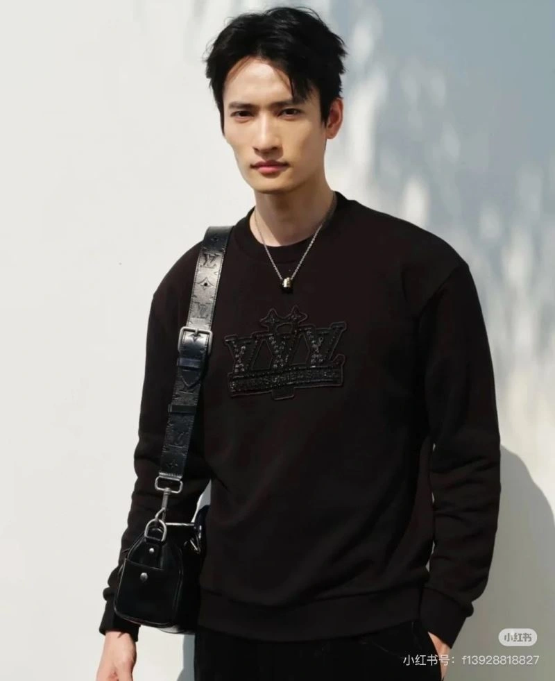 ComfortFit Louis Vuitton Hoodies 138779