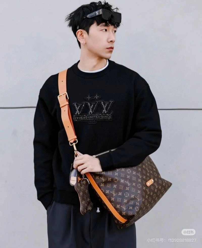 ComfortFit Louis Vuitton Hoodies 138779