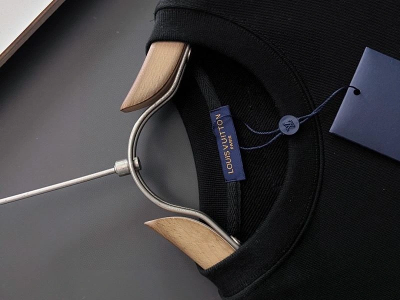 Louis Vuitton Hoodies EasyMatch 136045