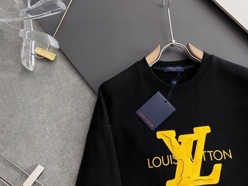 Louis Vuitton Hoodies Fashionable 135154