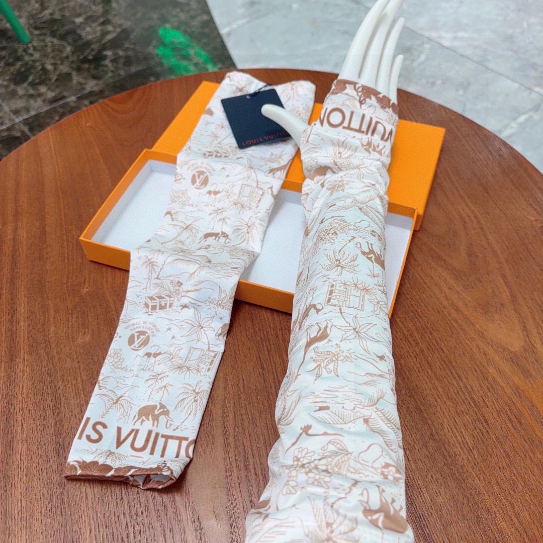MultiPurpose Louis Vuitton Ice Silk Sleeves 264957