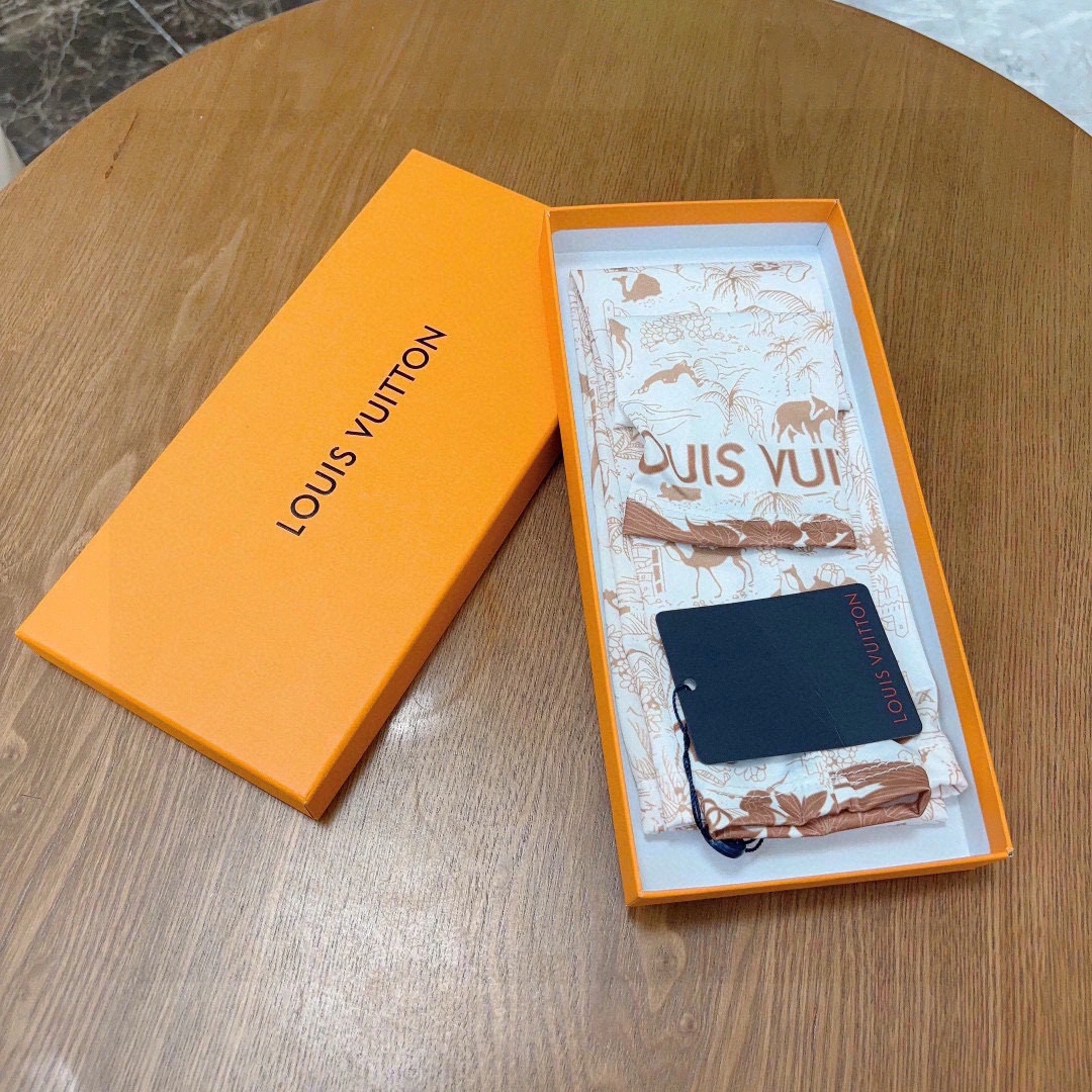 MultiPurpose Louis Vuitton Ice Silk Sleeves 264957