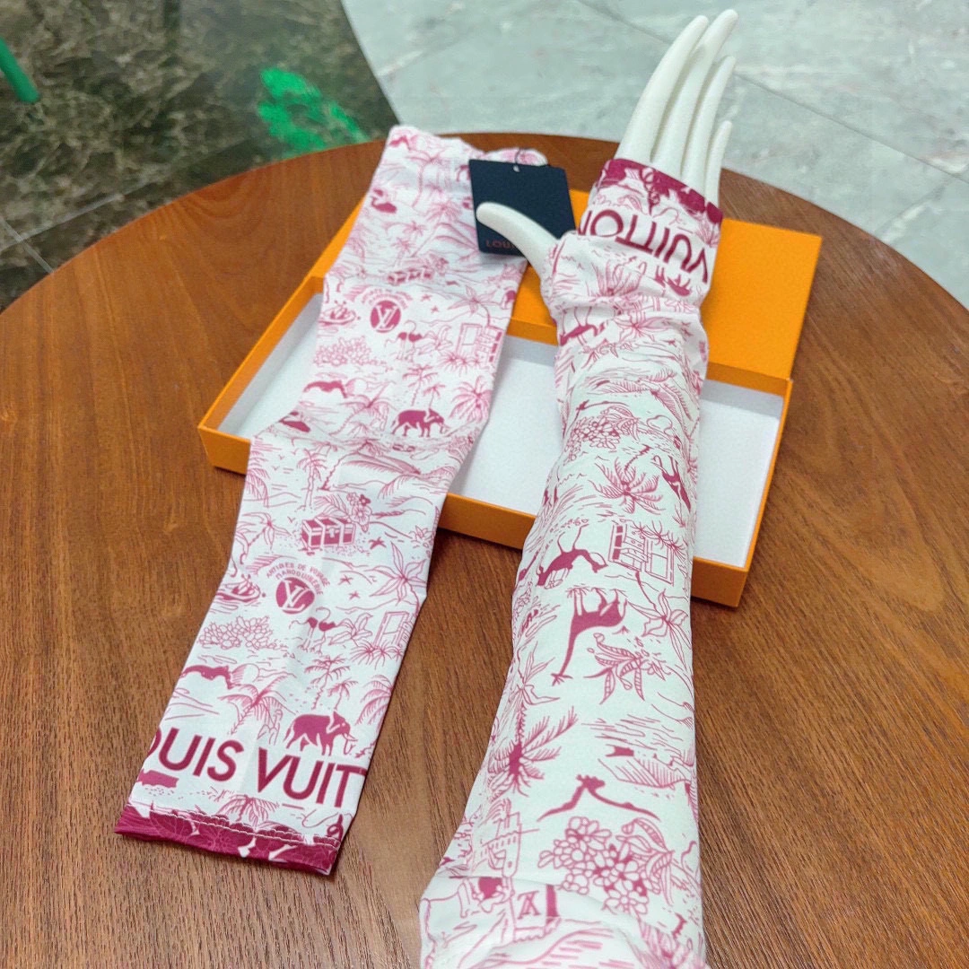 Unisex Louis Vuitton Ice Silk Sleeves 264954