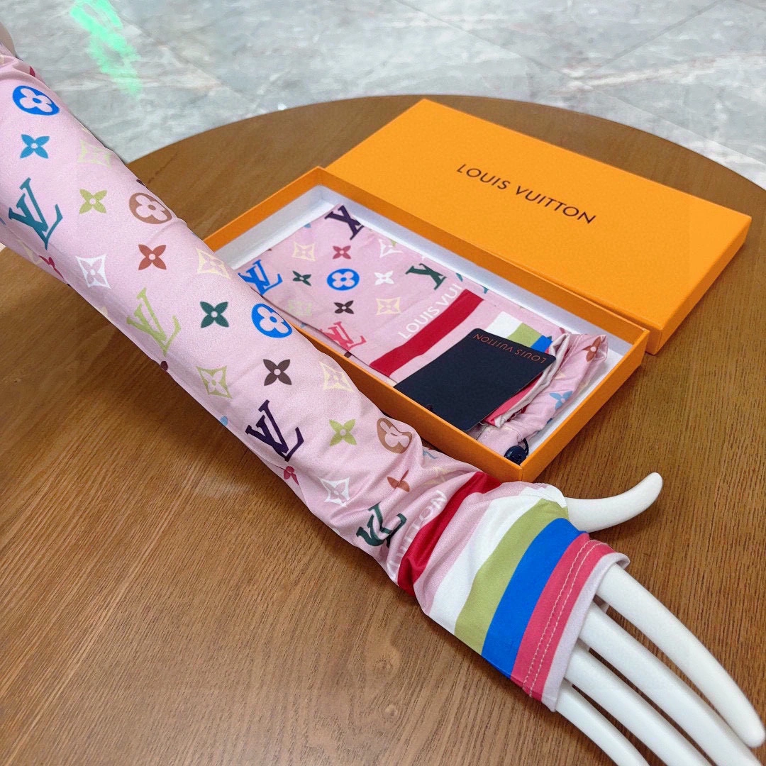 Louis Vuitton Ice Silk Sleeves Cozy 264940