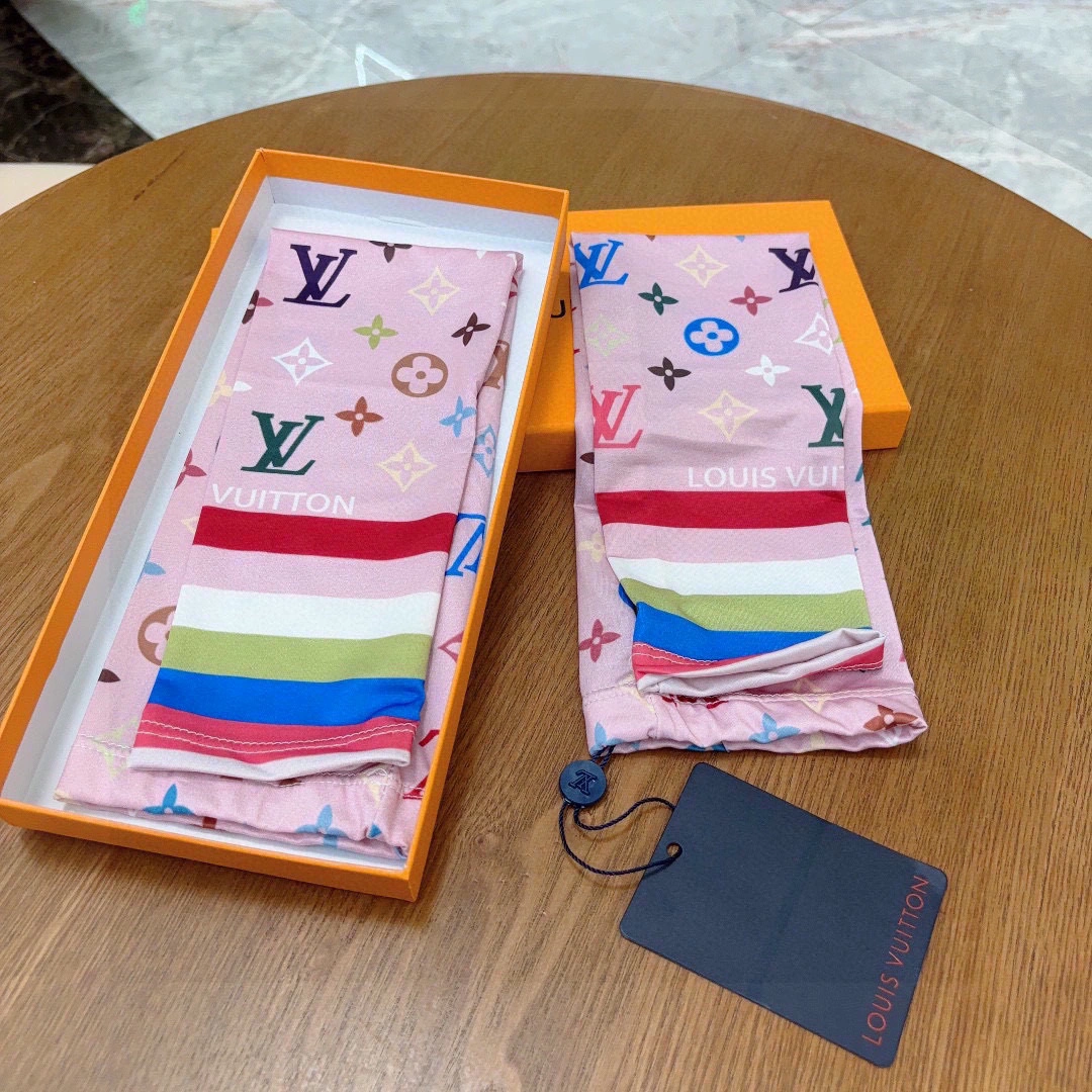 Louis Vuitton Ice Silk Sleeves Cozy 264940