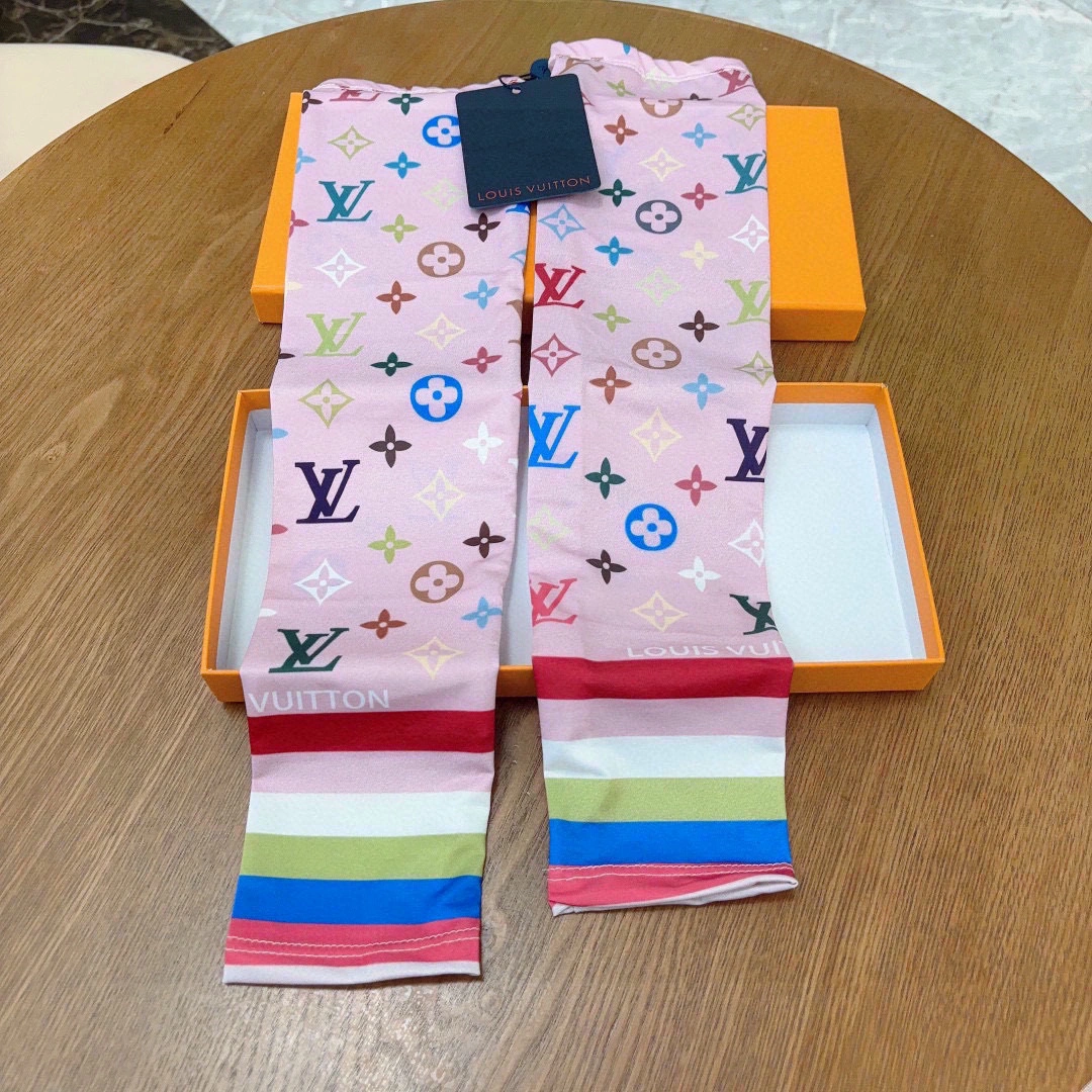 Louis Vuitton Ice Silk Sleeves Cozy 264940
