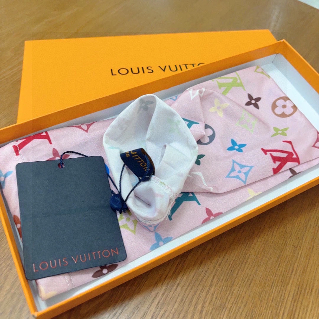Louis Vuitton Ice Silk Sleeves Cozy 264940