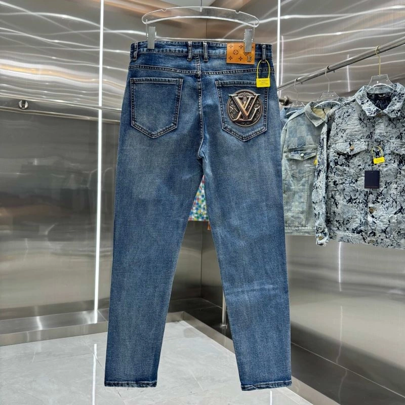Seasonal Louis Vuitton Jeans 132174