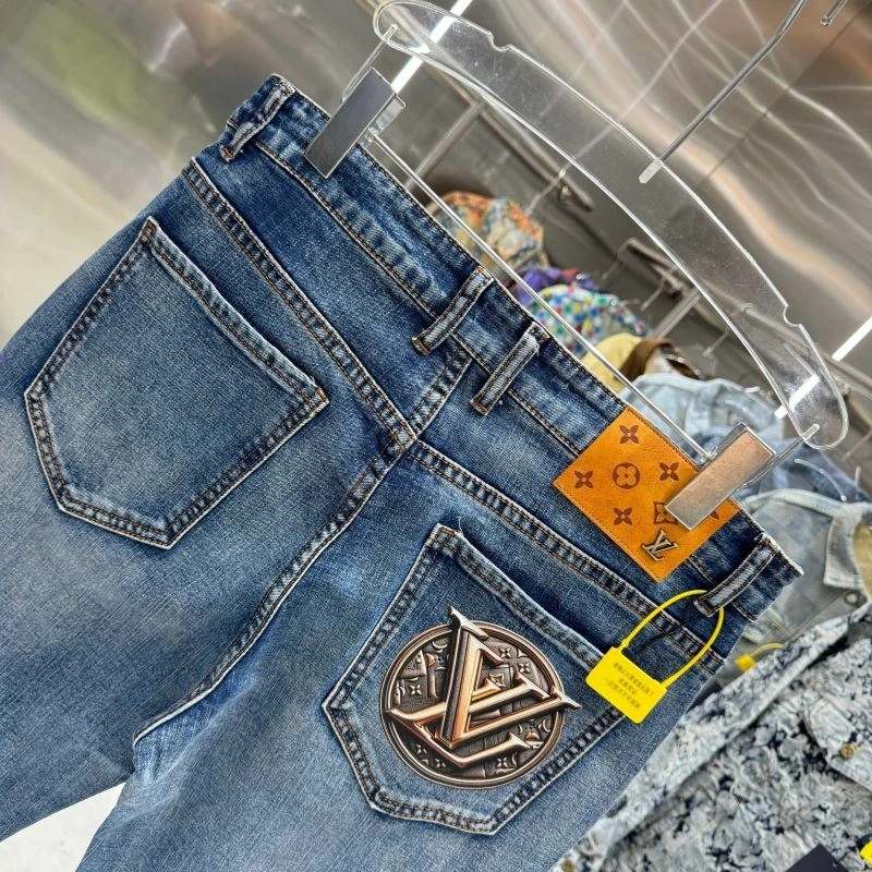 Seasonal Louis Vuitton Jeans 132174