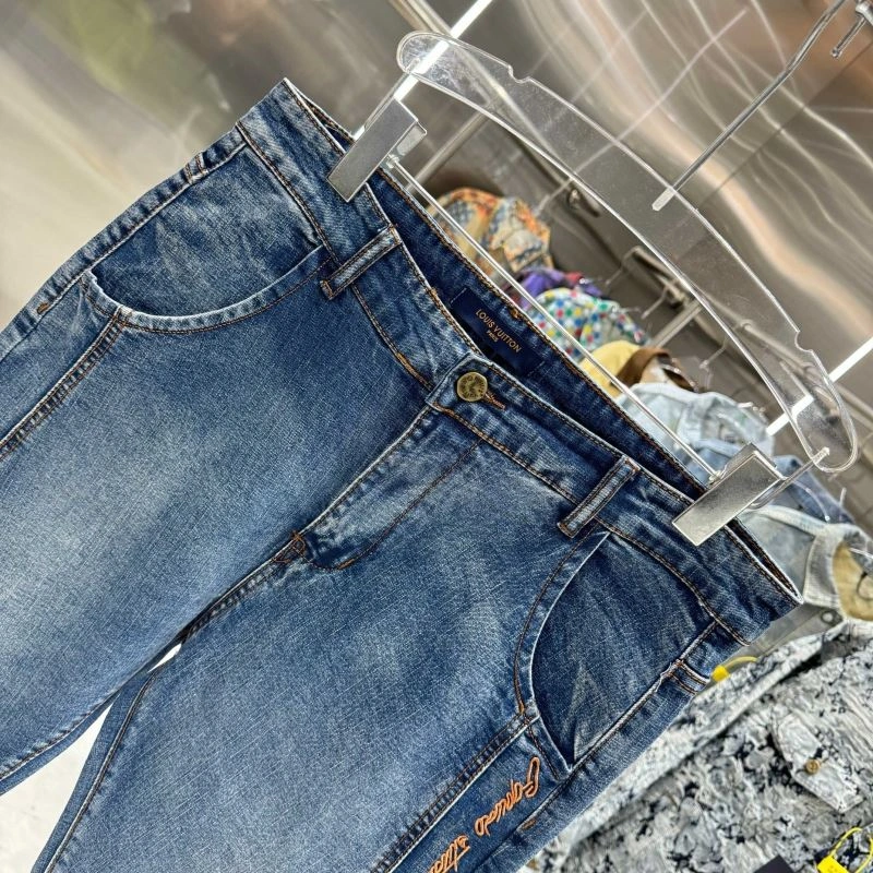 Seasonal Louis Vuitton Jeans 132174