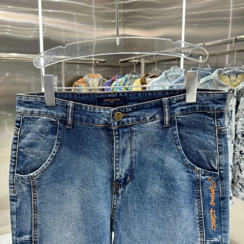 Seasonal Louis Vuitton Jeans 132174